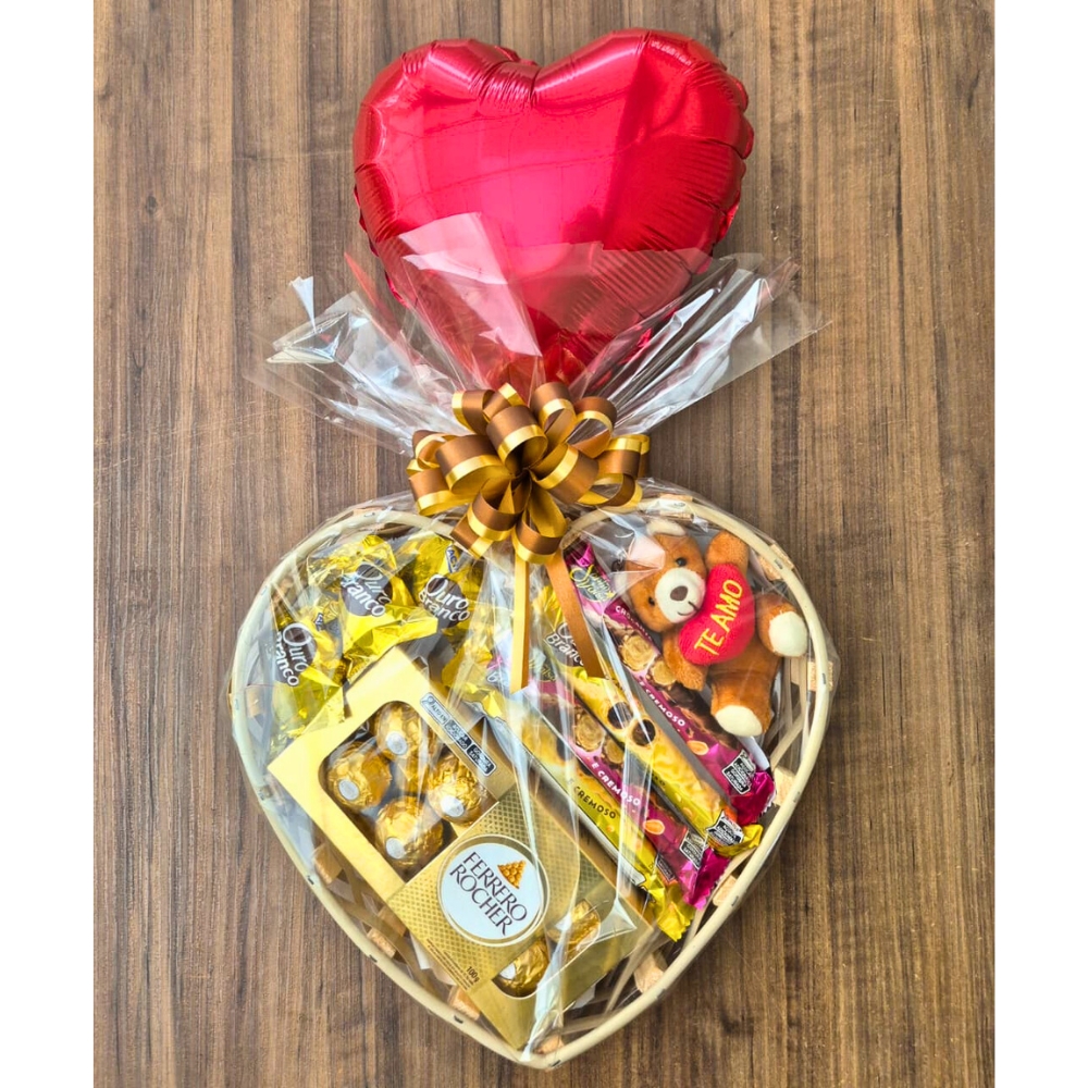 Cesta Cora��o com Ferrero Rocher, Pel�cia e Bal�o