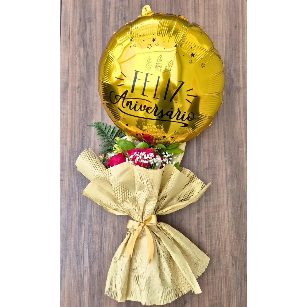 Buqu� de Rosas e Alstroem�rias com Bal�o