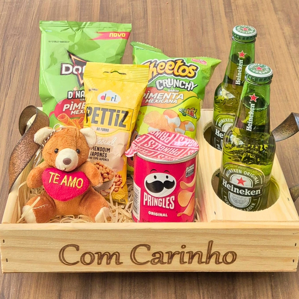 Cesta Com Carinho com Cervejas, Petiscos e Pel�cia