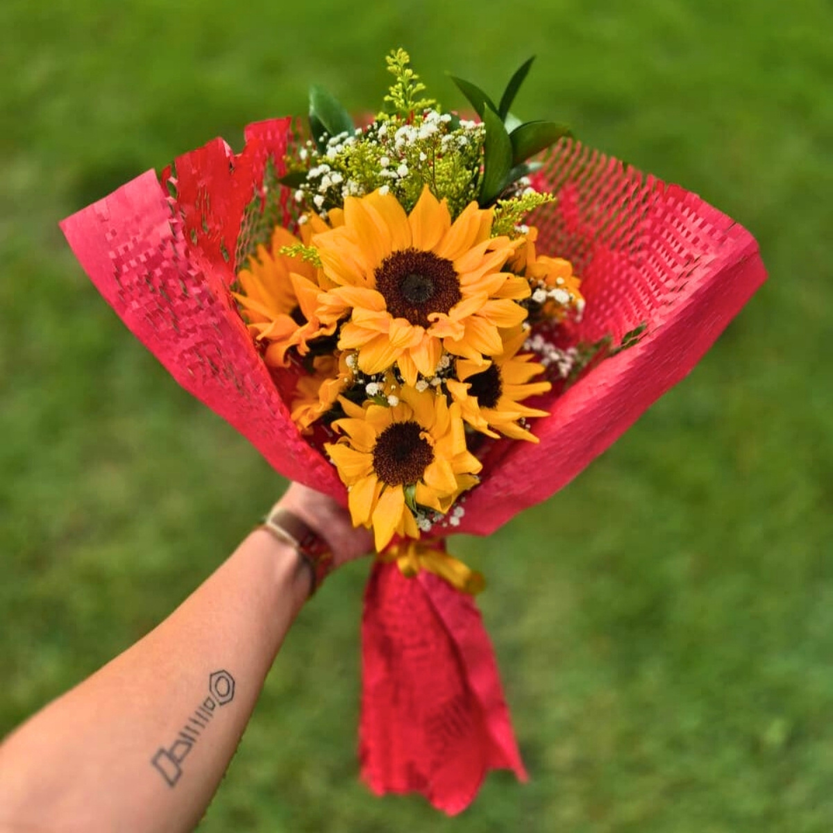 Buqu� com Girass�is e Folhagens Naturais